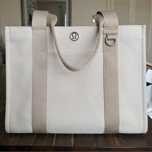 Canvas Tote Bag 10L in Mojave Tan and Light Ivory